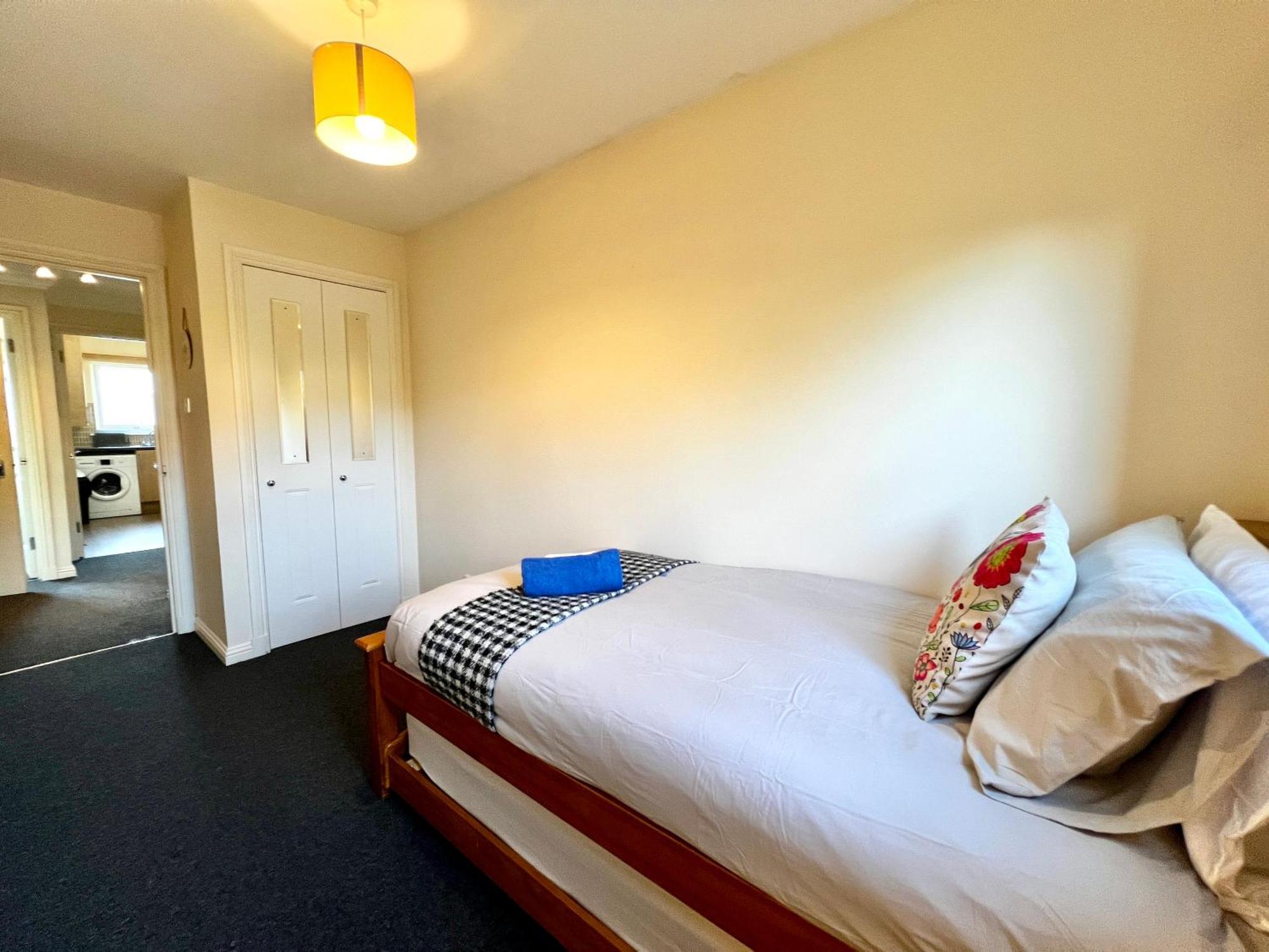 Stylish Modern Flat With Juliet Balcony & Parking Apartment Glasgow Ngoại thất bức ảnh
