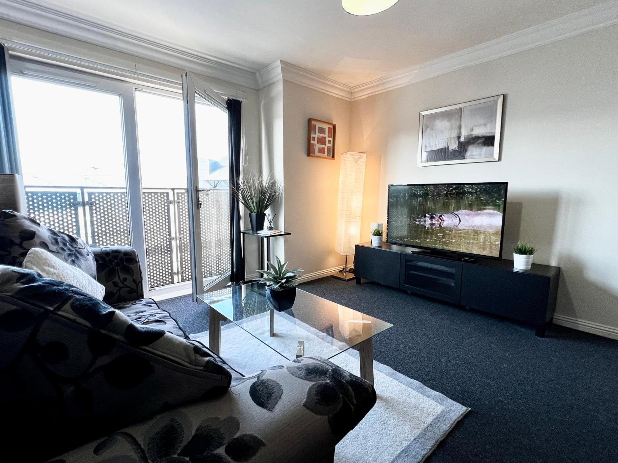 Stylish Modern Flat With Juliet Balcony & Parking Apartment Glasgow Ngoại thất bức ảnh