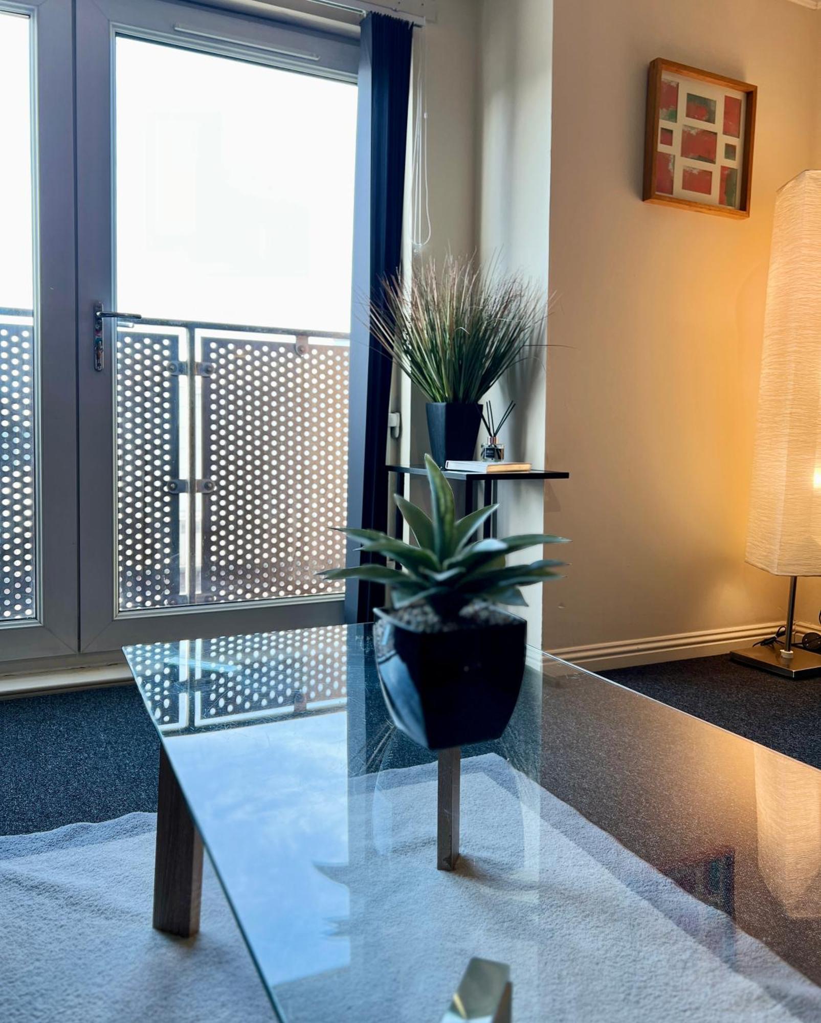 Stylish Modern Flat With Juliet Balcony & Parking Apartment Glasgow Ngoại thất bức ảnh